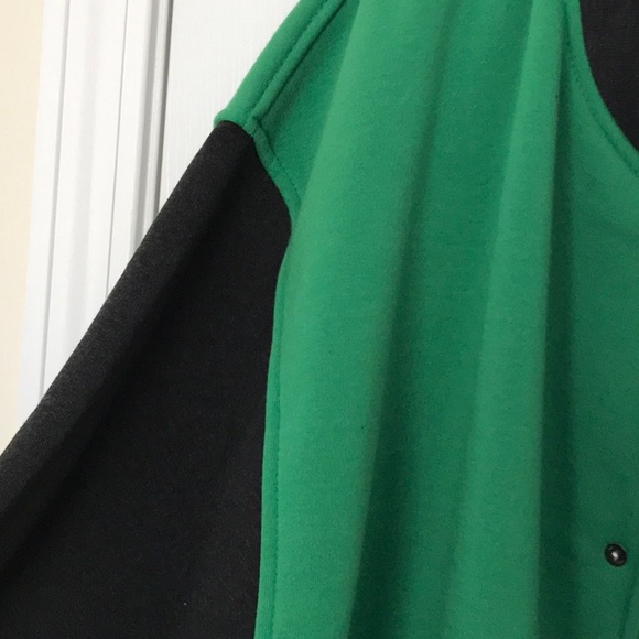 Royal Blue - Men’s Green and Black Snapped Down Jacket. 100% Polyester. Size 5XL - Picture 8 of 13